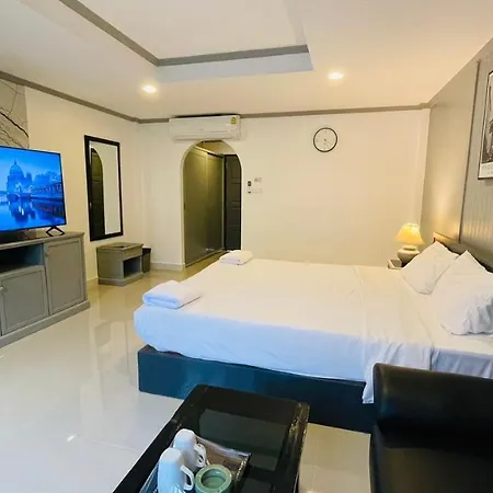 Del Max Resort Pattaya Exterior photo