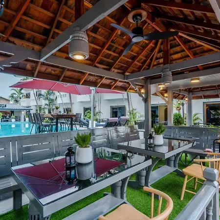Del Max Resort Pattaya Exterior photo