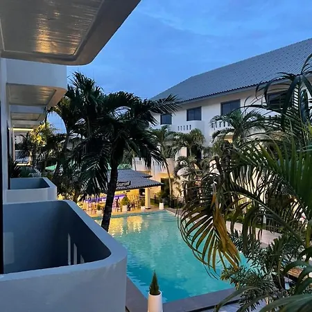 Del Max Resort Pattaya Exterior photo